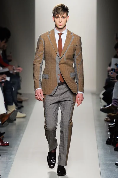 Look 5